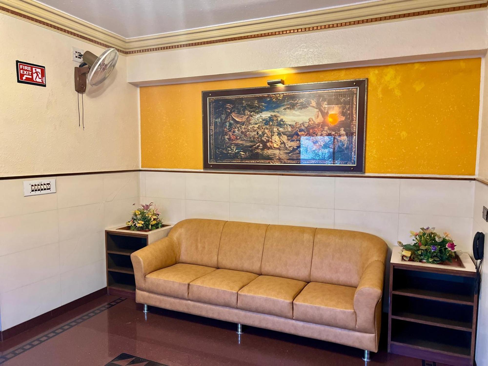 The Grand Krishna Rooms Bangalore Exterior photo
